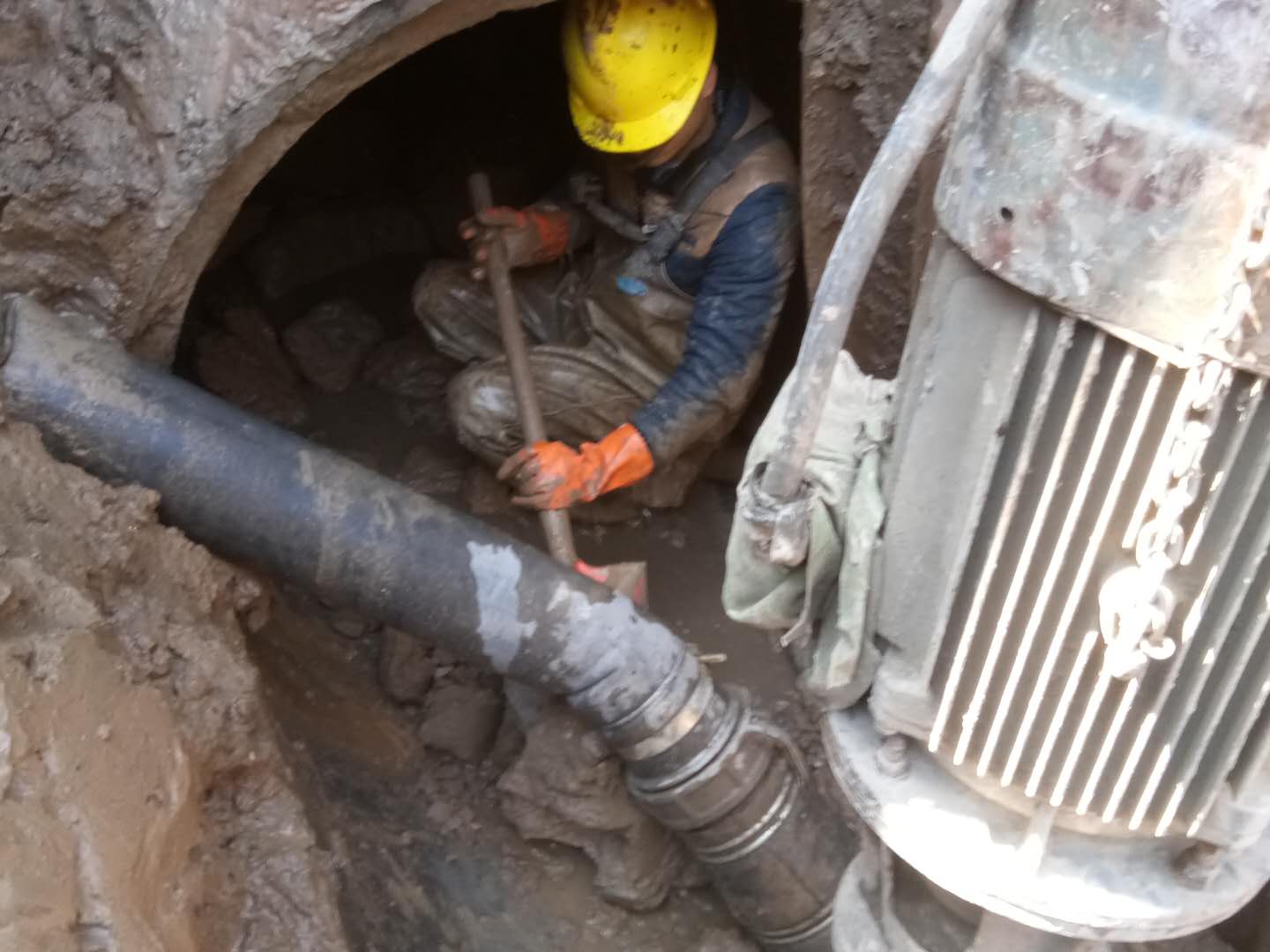 大岭山镇管道清淤